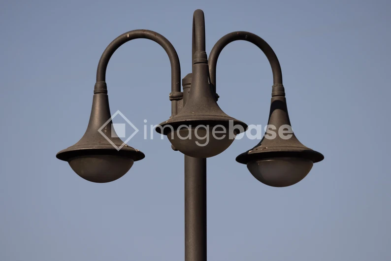 Triple Street Lamp