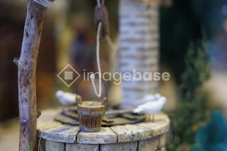 Rustic Well Miniature