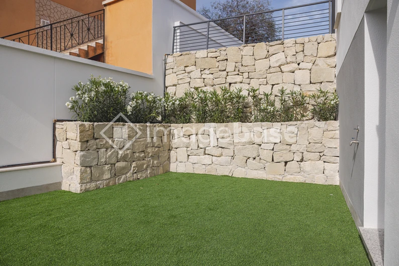Modern Garden Terrace