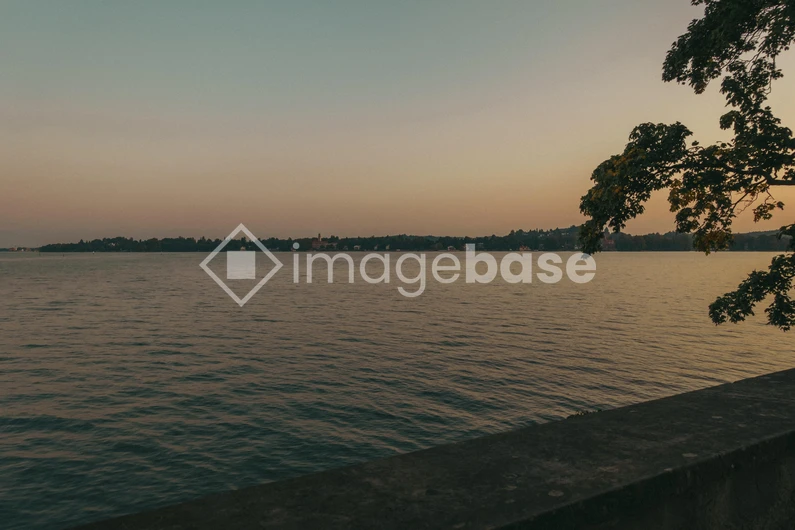 Serene Lakeside Sunset