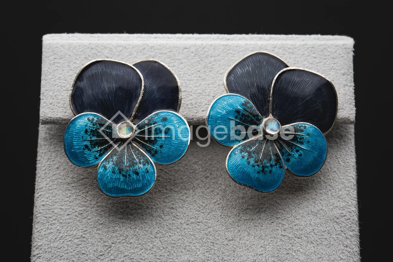 Elegant Floral Earrings