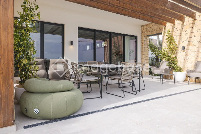 Modern Outdoor Patio