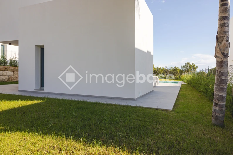 Modern Minimalist House Exterior