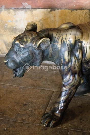 Bronze Tiger Sculpture