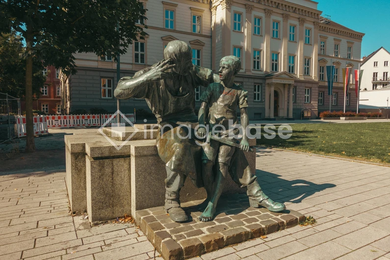 Statue in City Square