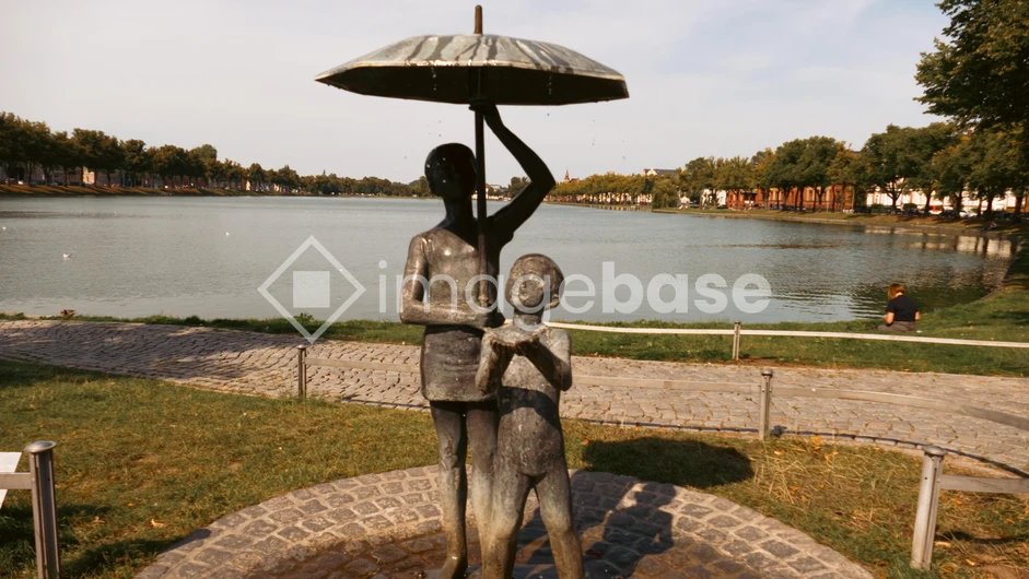 Lakeside Sculpture