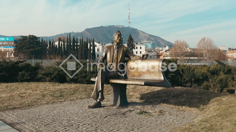 Statue and Scenic Hill View