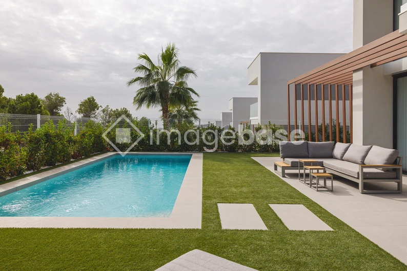 Modern Poolside Retreat