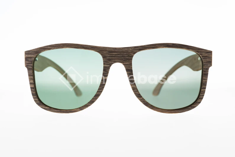 Stylish Wooden Sunglasses