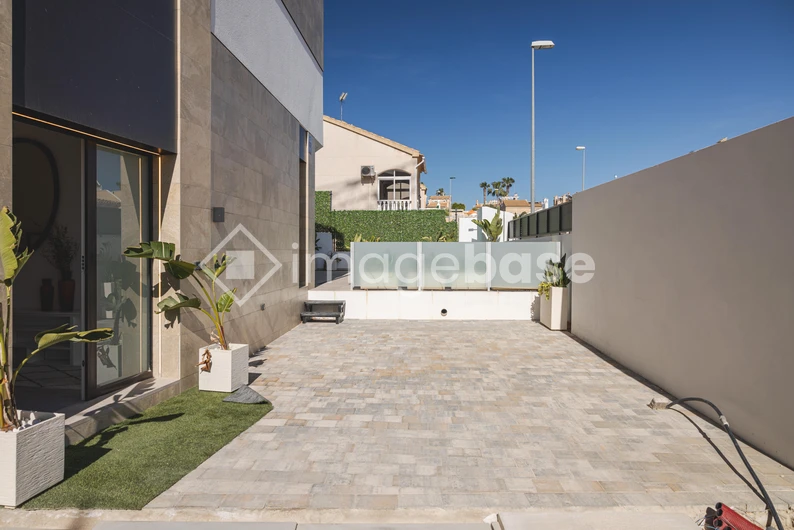 Modern Patio Design
