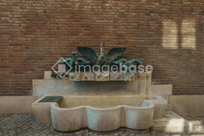 Sculpted Fountain with Birds