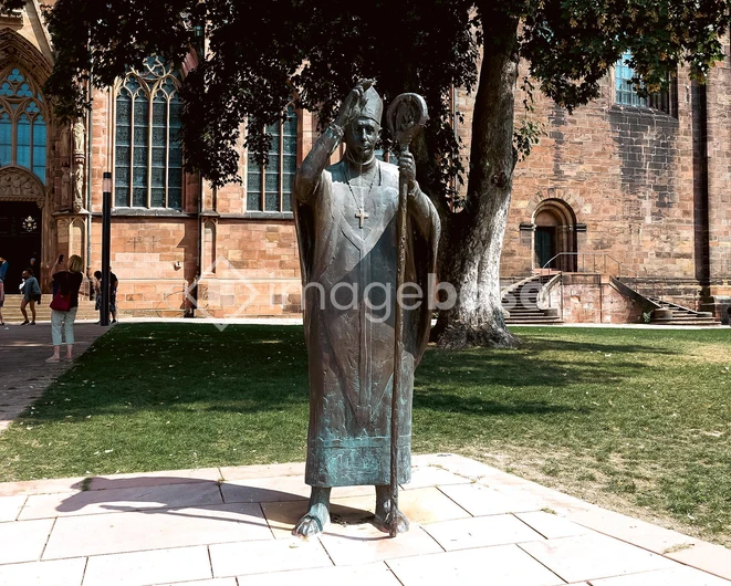 Historical Statue in Urban Garden