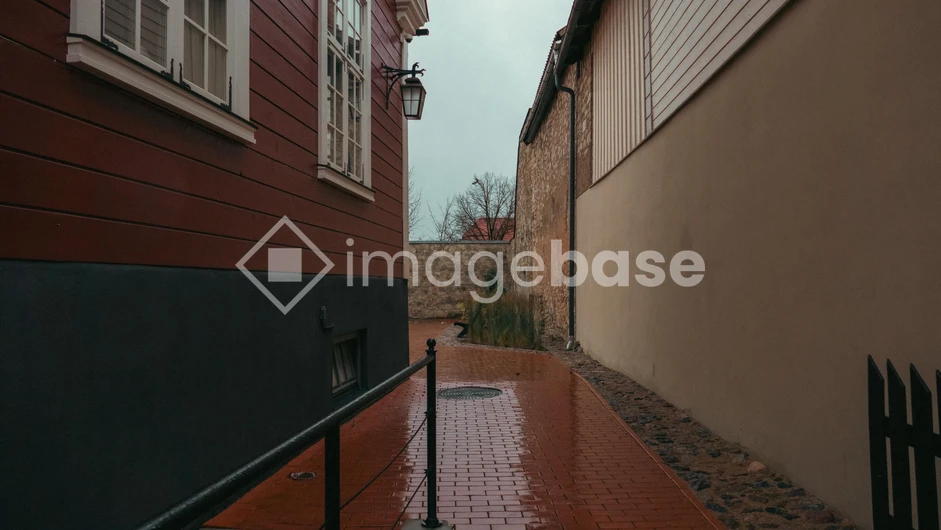 Quiet Alleyway