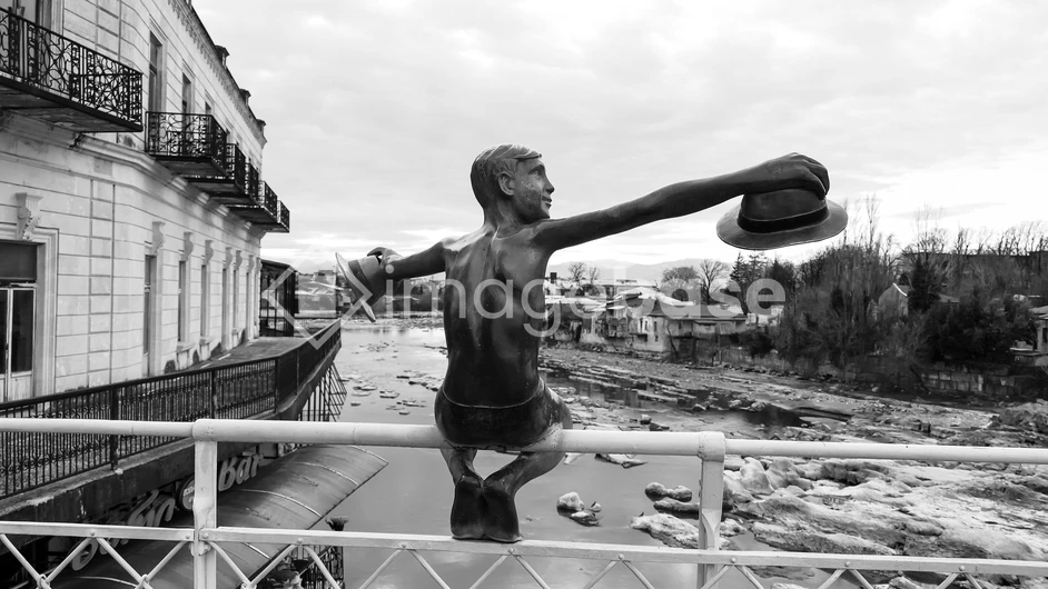 Riverside Sculpture and Architecture