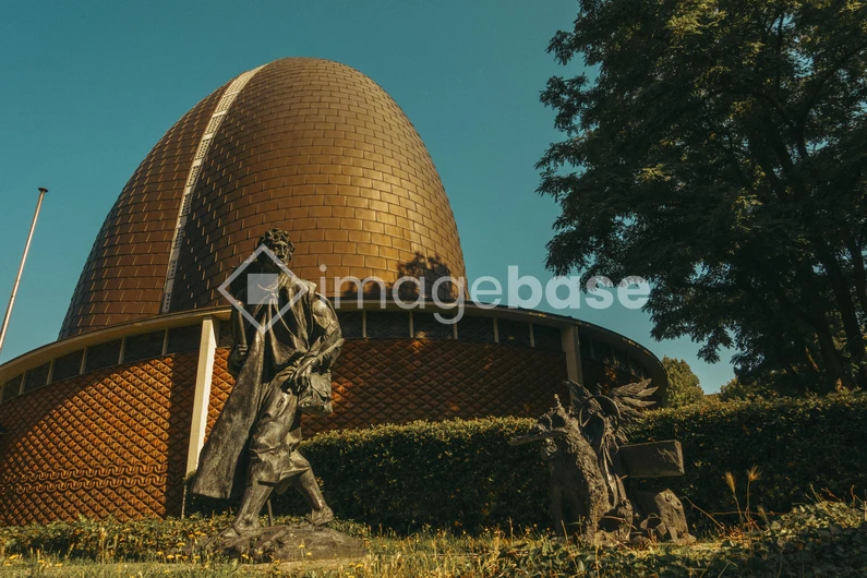 Sculpture and Dome Architecture