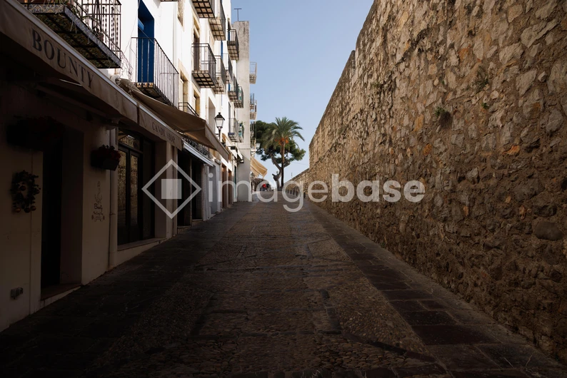 Sunny Alleyway