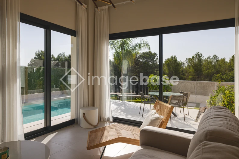 Relaxing Poolside Interior
