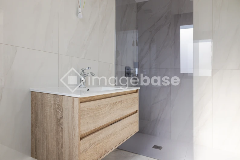 Modern Minimalist Bathroom