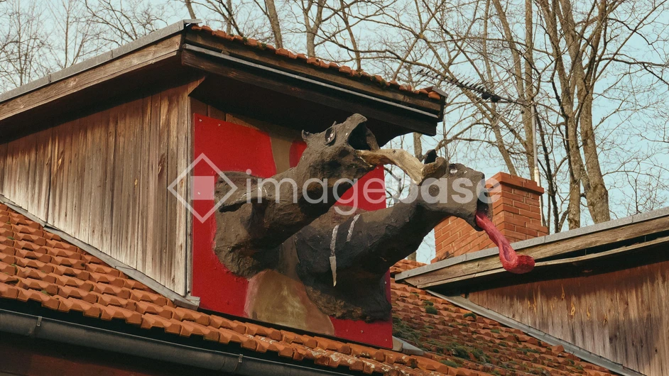 Unique Rooftop Sculpture