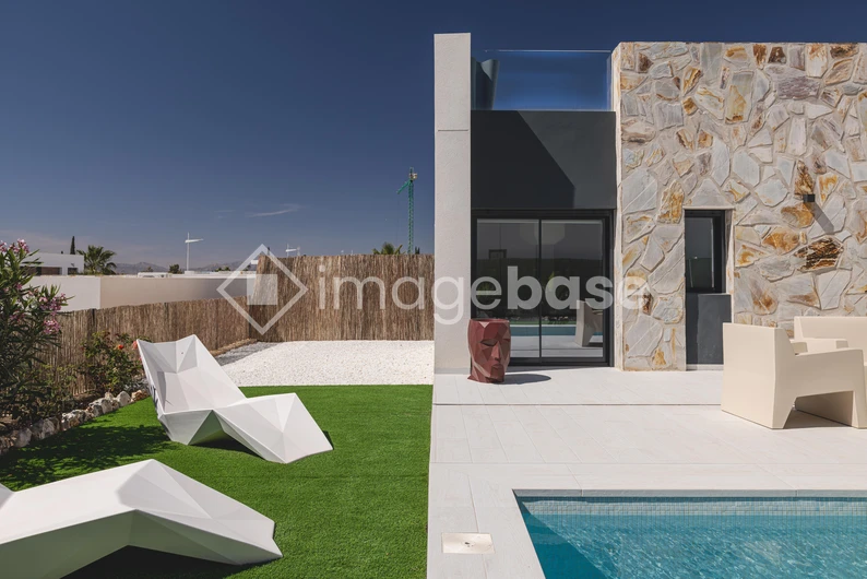 Modern Poolside Retreat