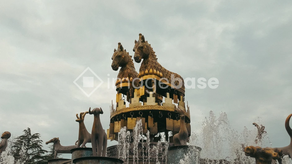 Majestic Horse Sculpture Fountain