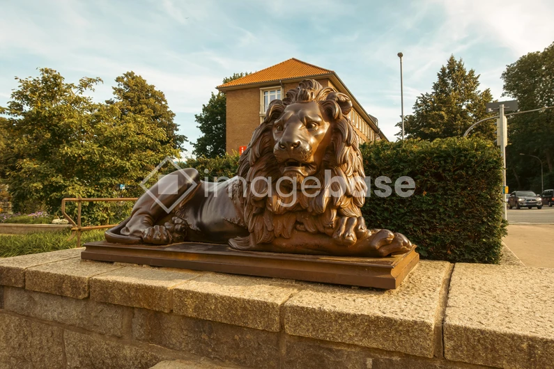 Majestic Lion Statue