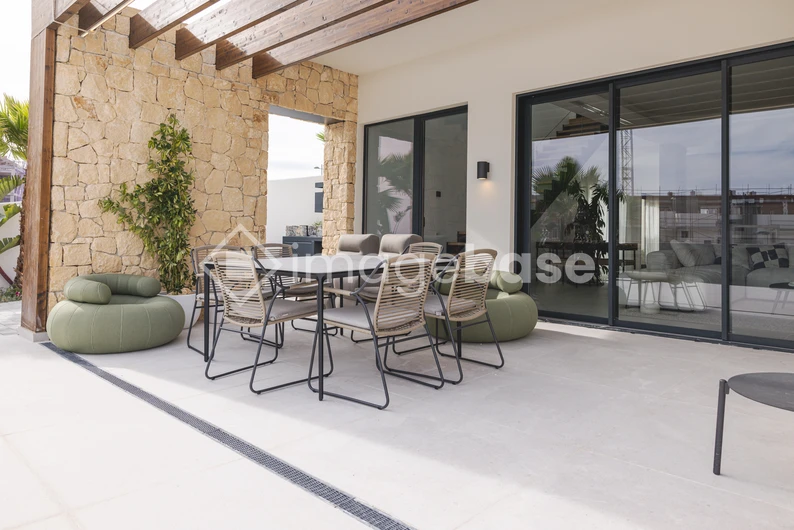 Modern Outdoor Patio