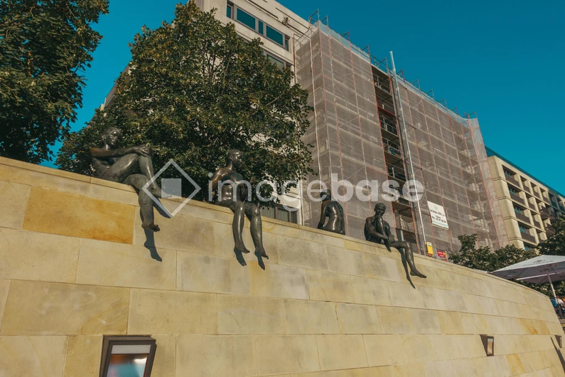 Sculptures on City Structure