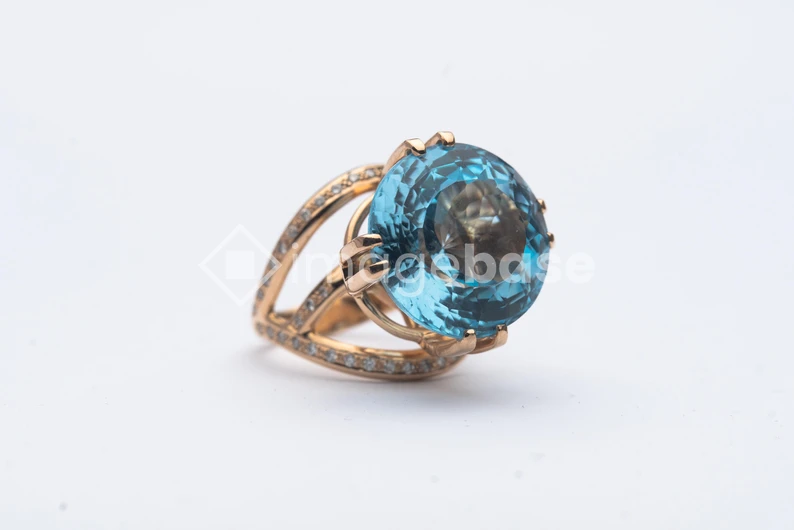 Elegant Blue Gemstone Ring