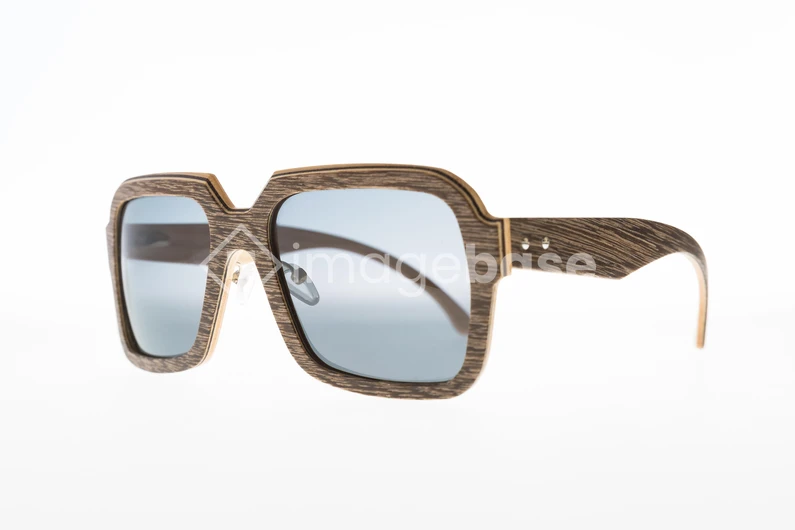Stylish Wooden Sunglasses