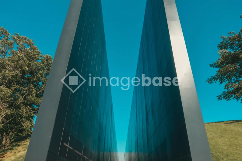 Modern Monumental Perspective