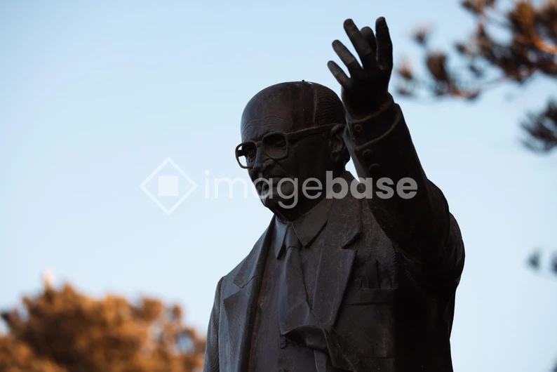 Statue of Man with Gesture