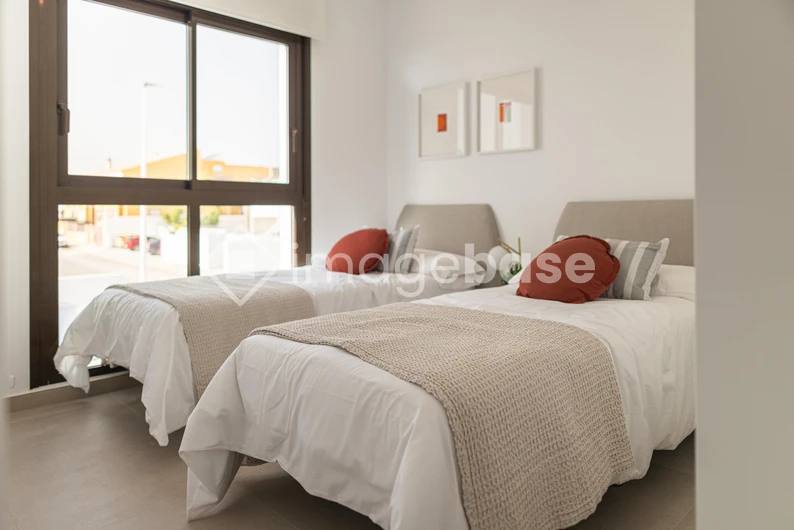 Cozy Twin Bedroom