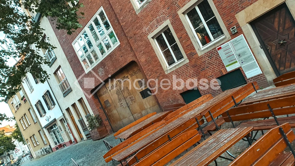 Outdoor Café Seating in Urban Alley