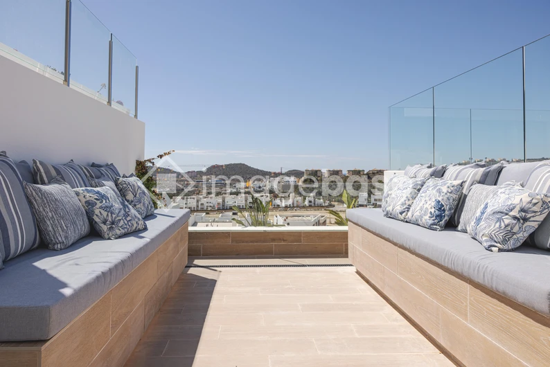 Modern Rooftop Terrace