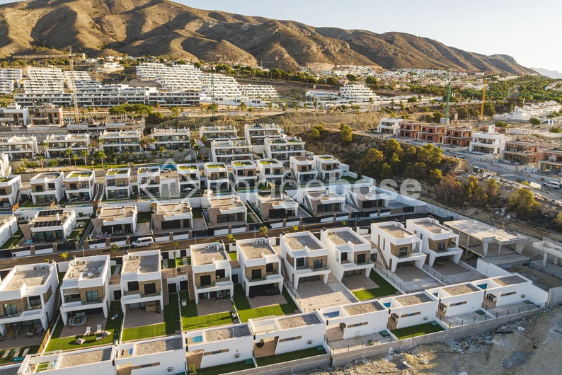 Modern Hillside Architecture
